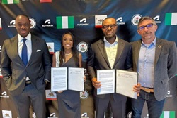 Autodesk Chief Marketing and Commercial Officer Dara Treseder and Nigerian Minister of Communications, Innovation and Digital Economy Bosun Tijani Sign MOU